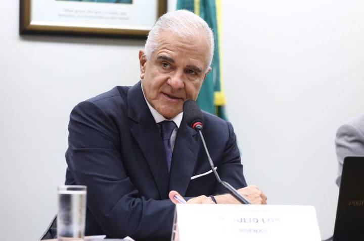 Frentes parlamentares criticam fim da 