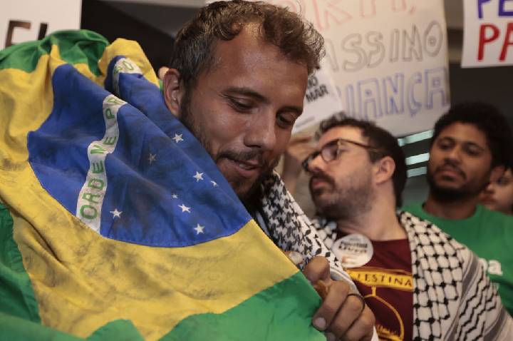 Morre mãe do ativista brasileiro Thiago Ávila, preso em Israel