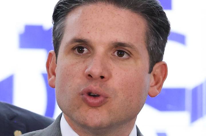 Motta cria comissão para analisar PEC da redução da escala 6X1