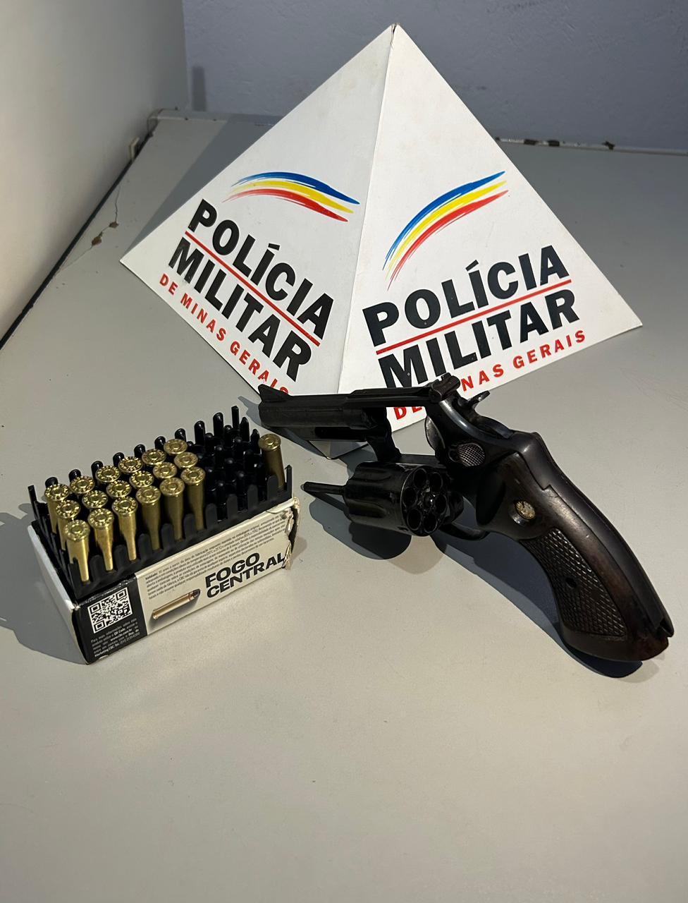 Polícia Militar Prende Mulher e Apreende Armas e Munições em Ipiaçu