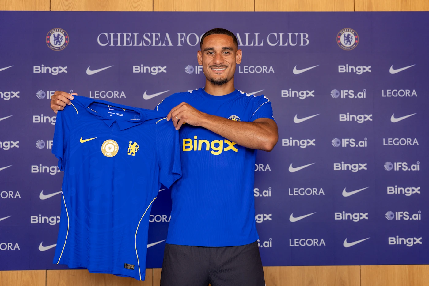 Chelsea anuncia contratação do zagueiro Maxence Lacroix, ex-Crystal Palace