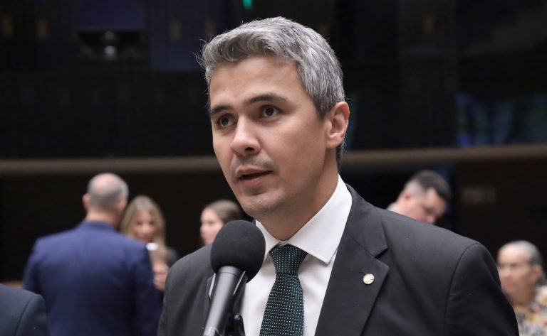 Comissão de Constituição e Justiça aprova incentivo para contratação de pessoas com deficiência além das cotas