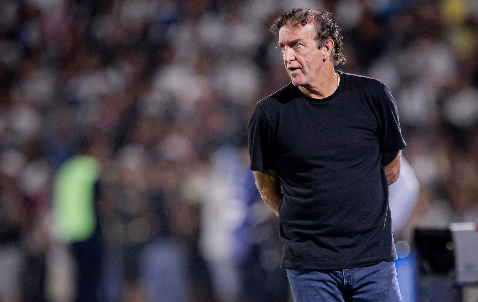 Cuca valoriza goleada e elogia elenco do Santos após atrasos: “Poderiam ter ido à Justiça”
