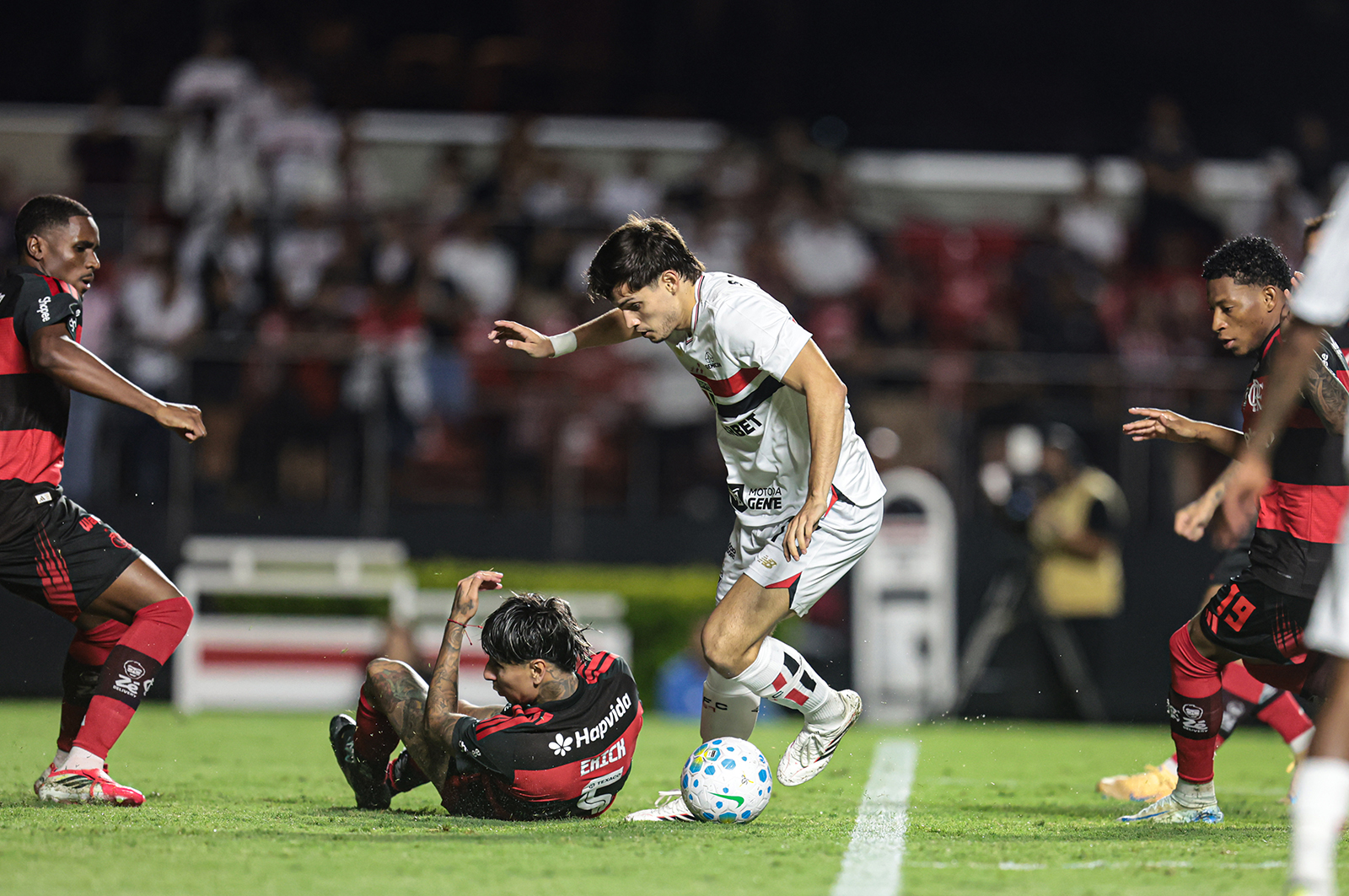 Flamengo x São Paulo: saiba onde assistir ao jogo pelo Brasileirão
