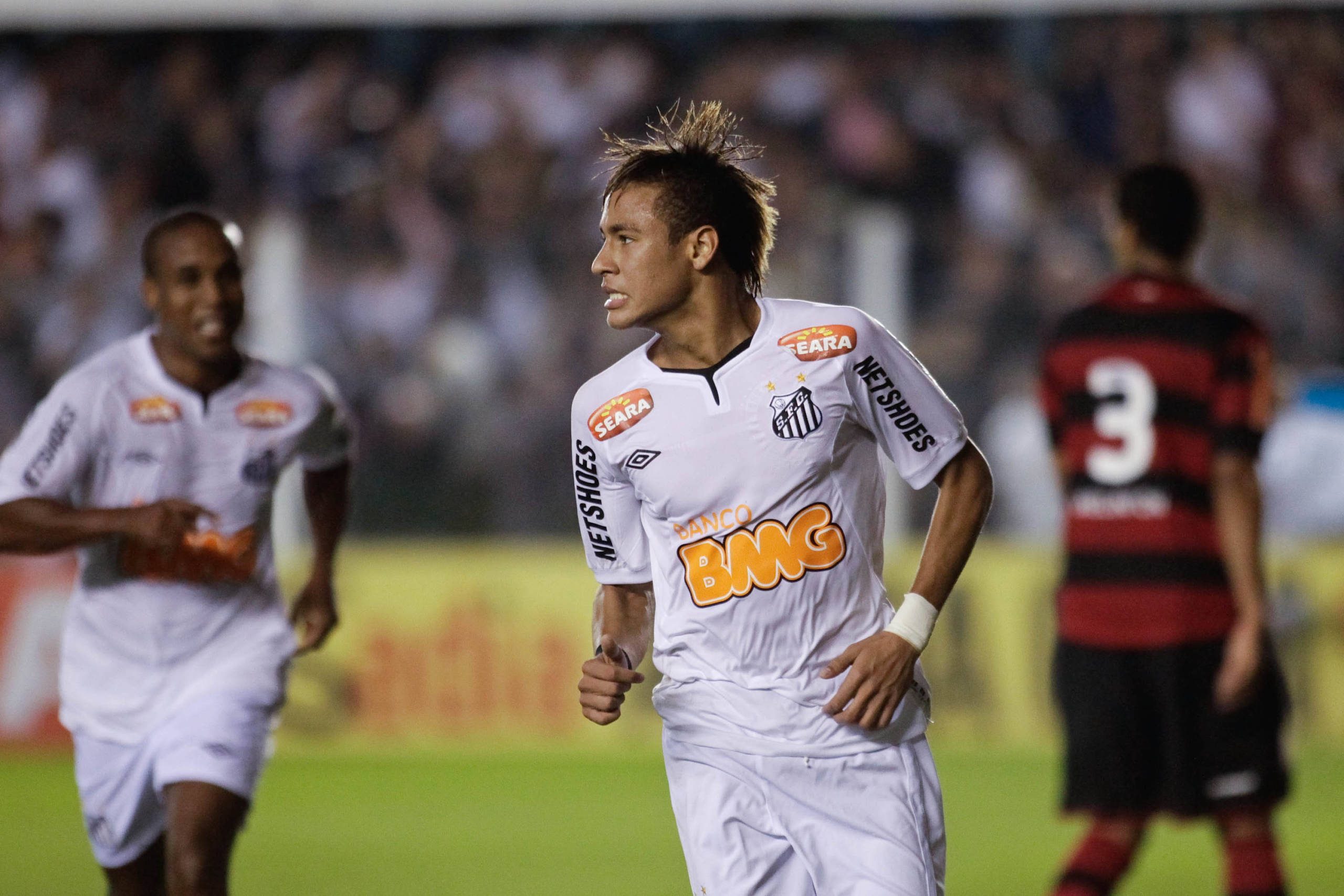 Há 15 anos, Neymar marcava gol Puskás em Santos e Flamengo histórico