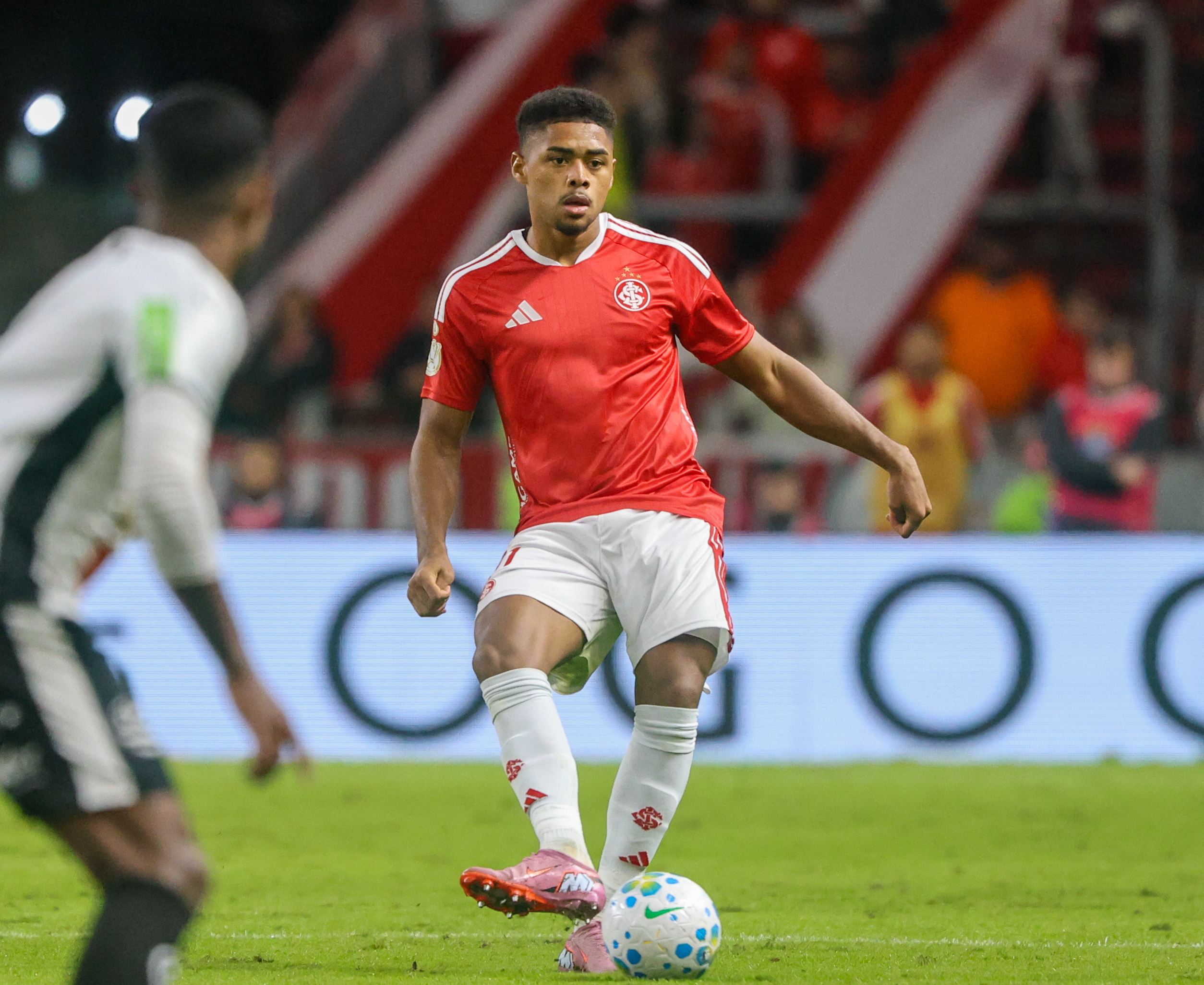 Inter admite falha em defesa de Victor Gabriel após uso de áudio falso no STJD