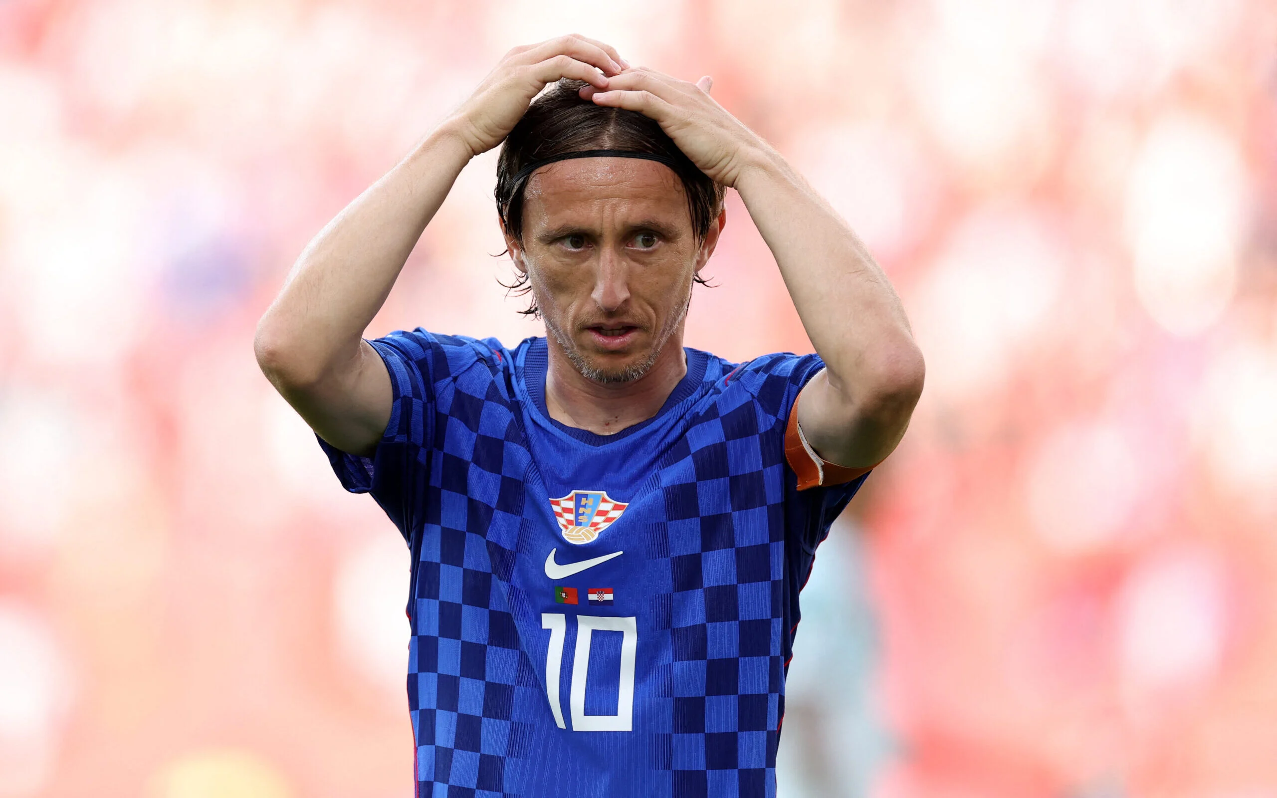 Luka Modric renova com o Milan por mais uma temporada