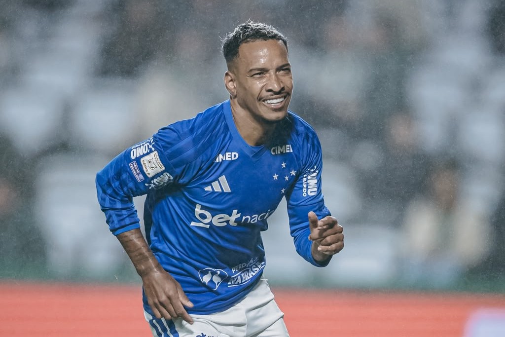 Matheus Pereira celebra gol da vitória contra o Coritiba e valoriza coletivo do Cruzeiro