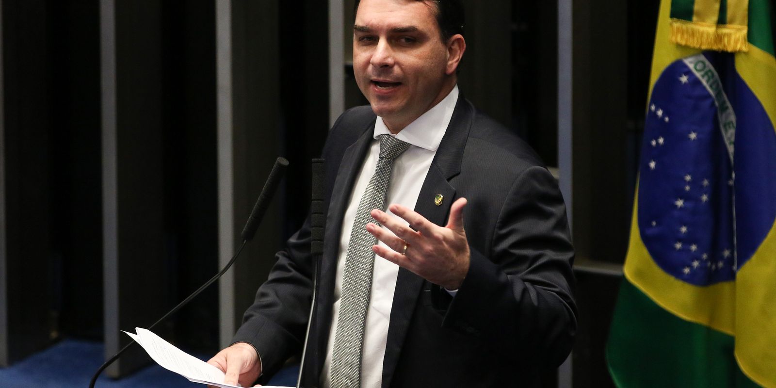 PGR pede que Flávio Bolsonaro seja ouvido por calúnia contra Lula