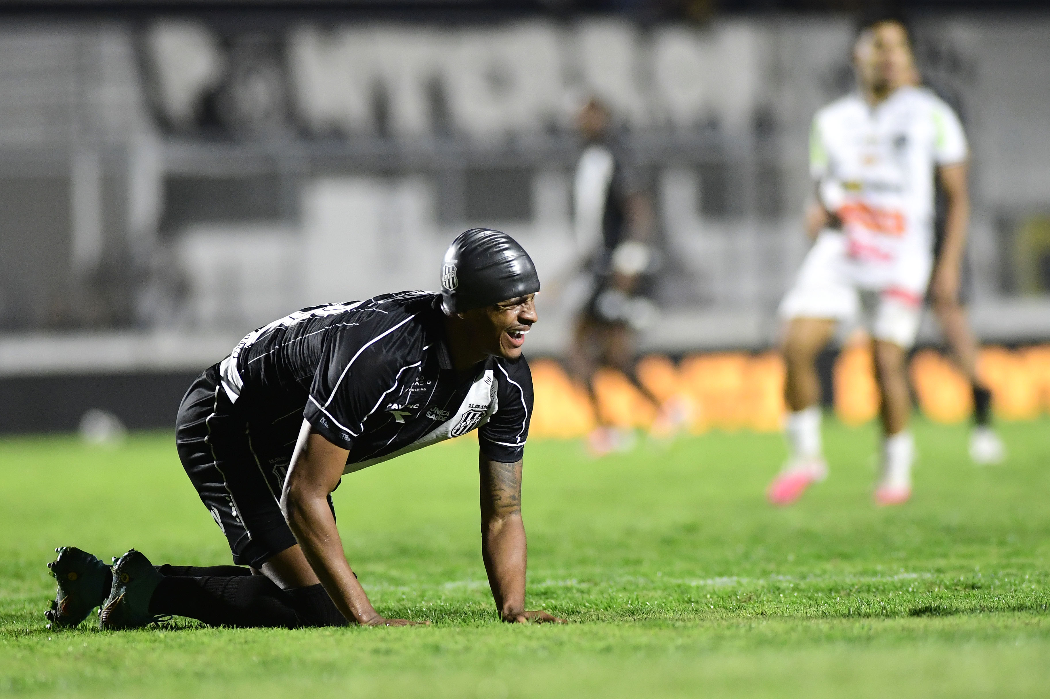 Ponte Preta cede empate ao Athletic e vira lanterna da Série B