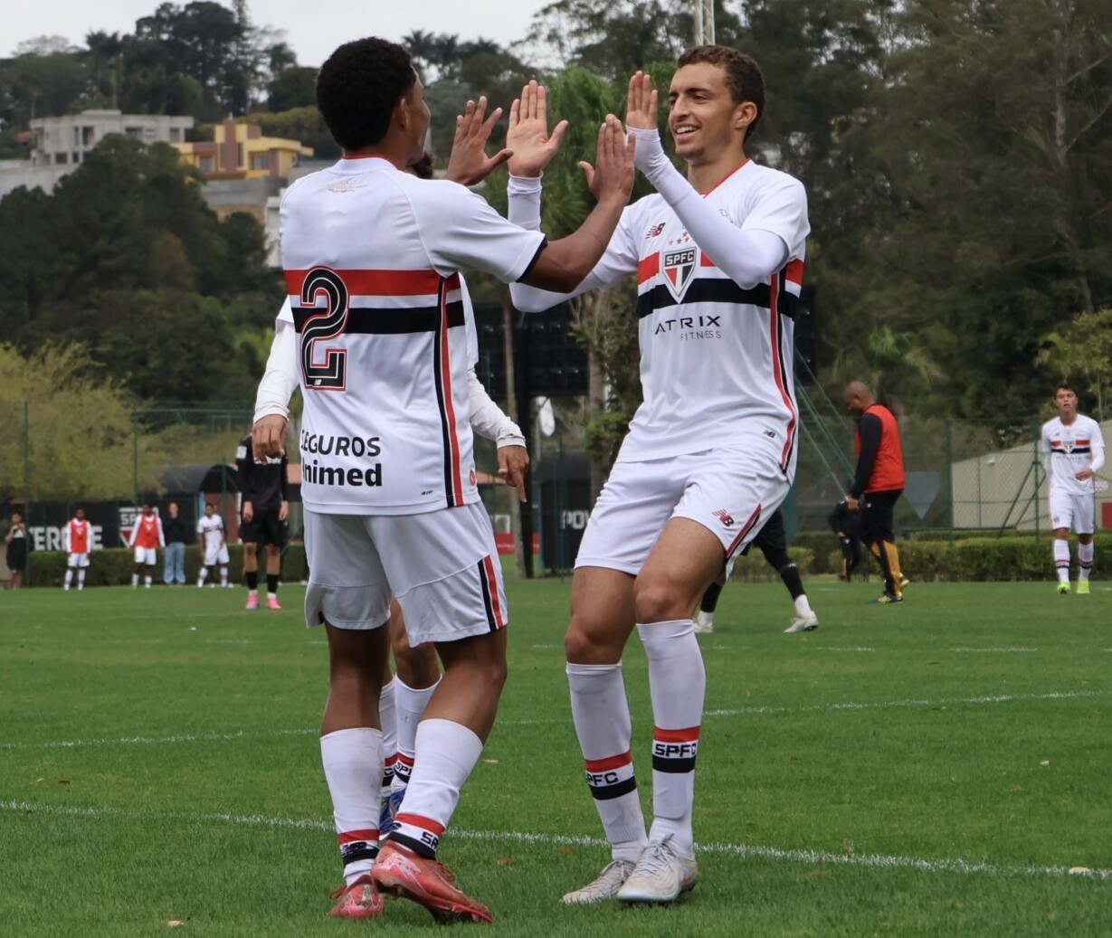 Sub-17 do São Paulo vence amistoso contra o Stuttgart em Cotia
