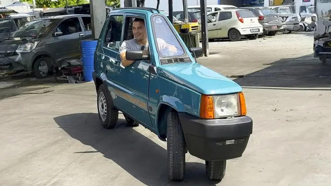 Carro mais estreito do mundo entra para o Guinness e mede só 50 cm
