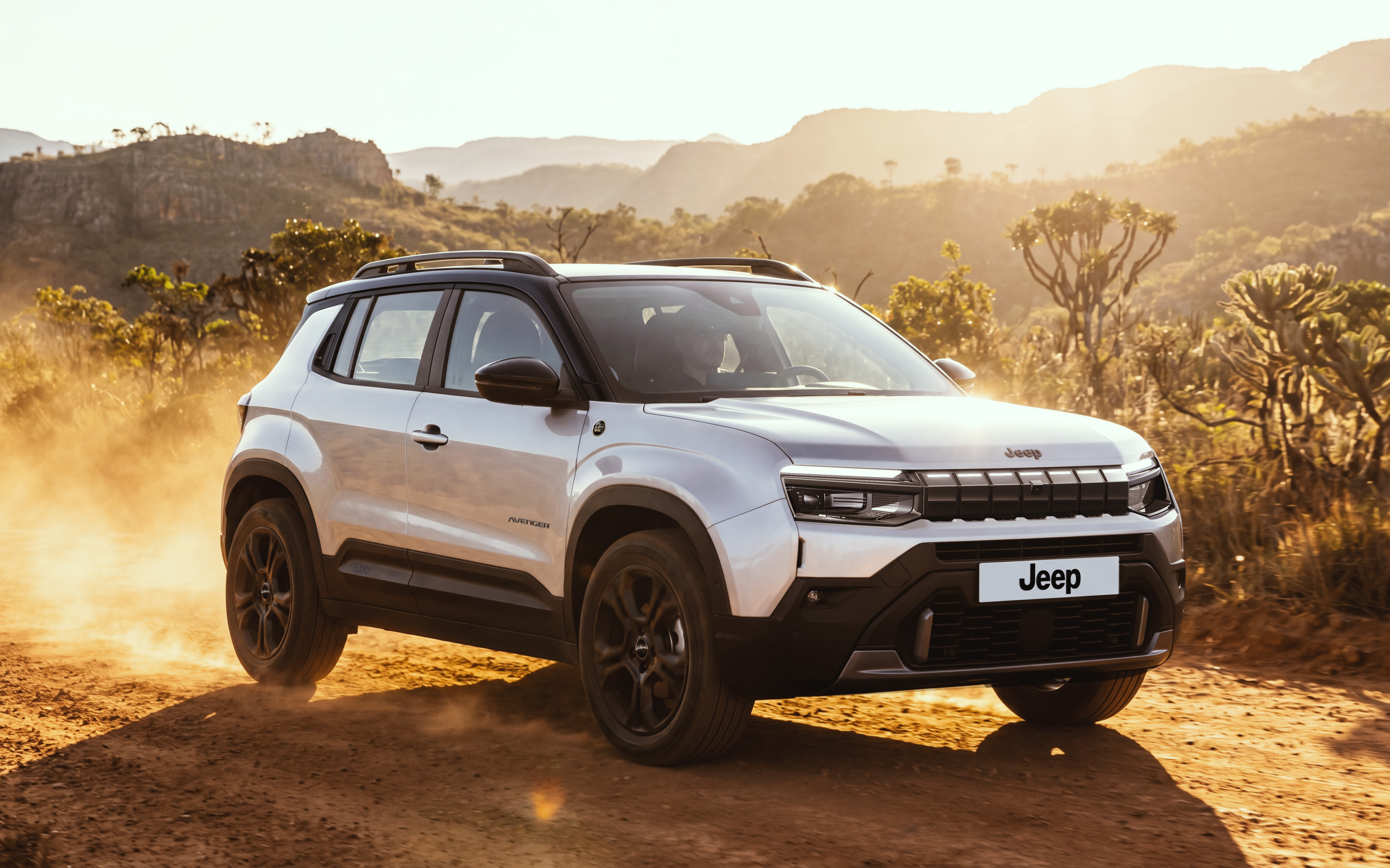 Jeep Avenger 85 Anos: edição limitada chega às concessionárias por R$ 142.990