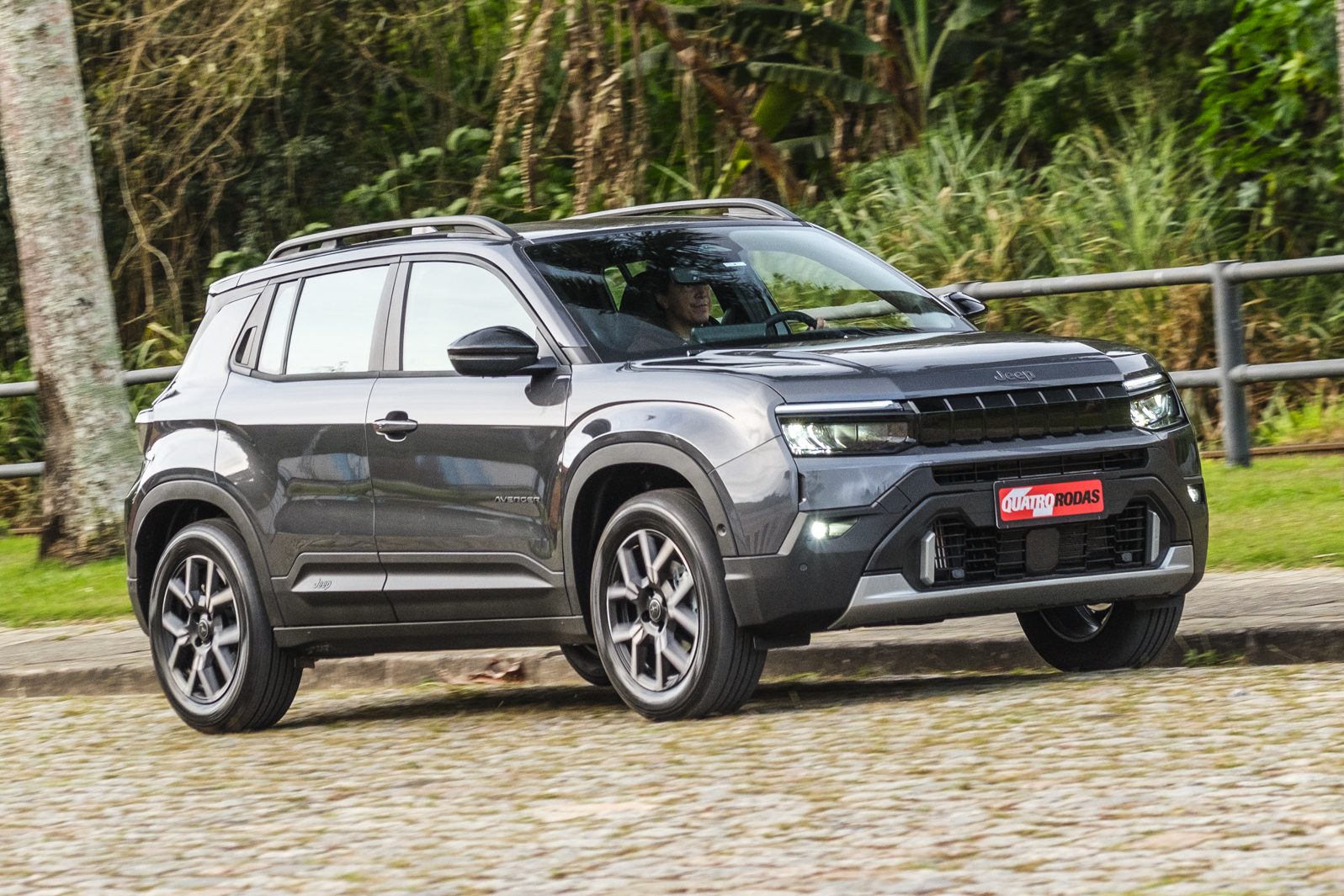 Jeep Avenger Longitude tem equilíbrio para ser o mais interessante da linha
