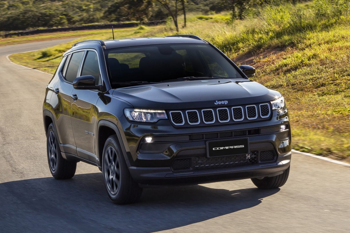 Jeep dá descontos de até R$ 48.800 e Compass fica mais barato que Avenger