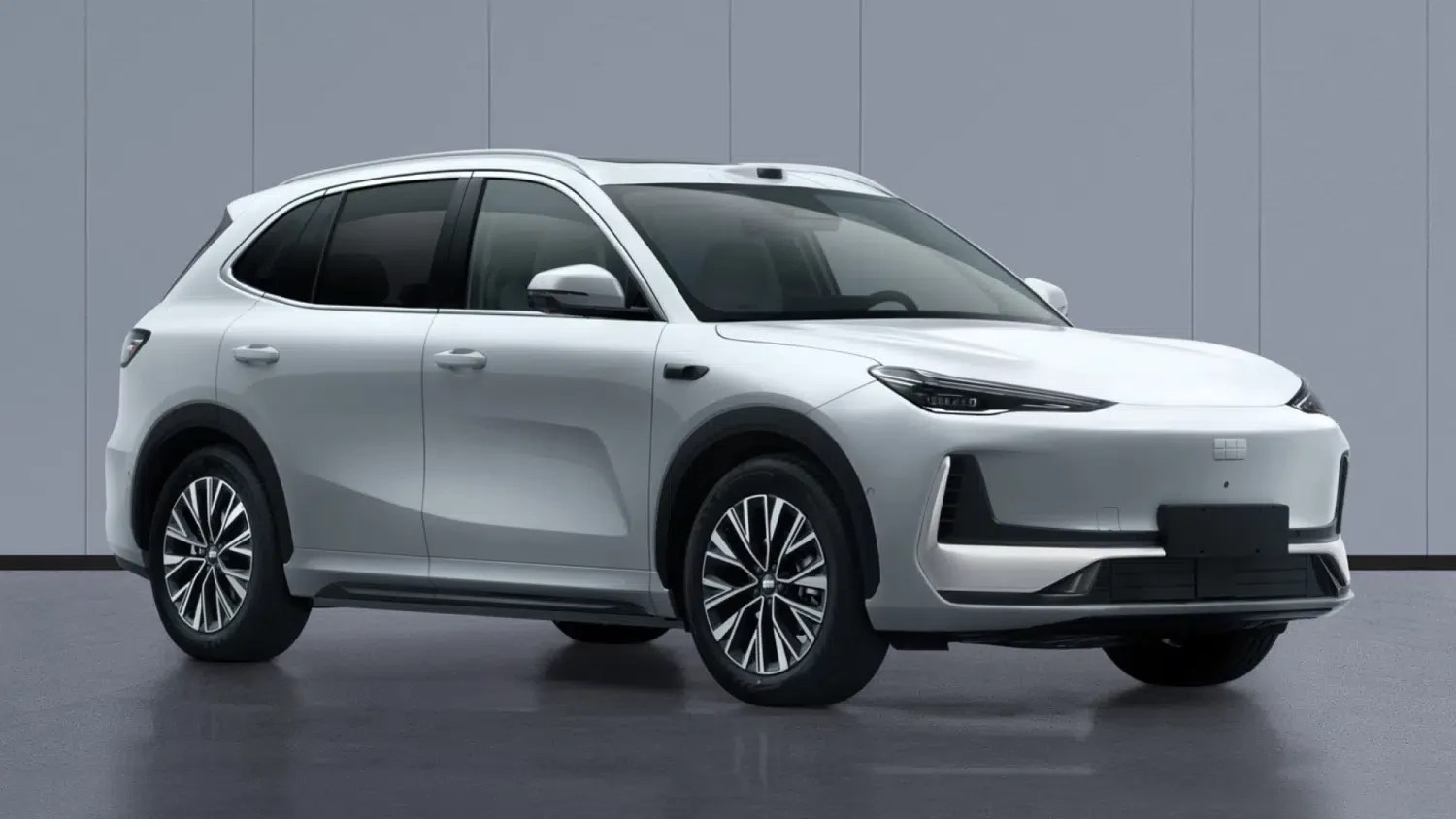 Novo Geely EX5 ganha tração traseira e fica (bem) mais potente