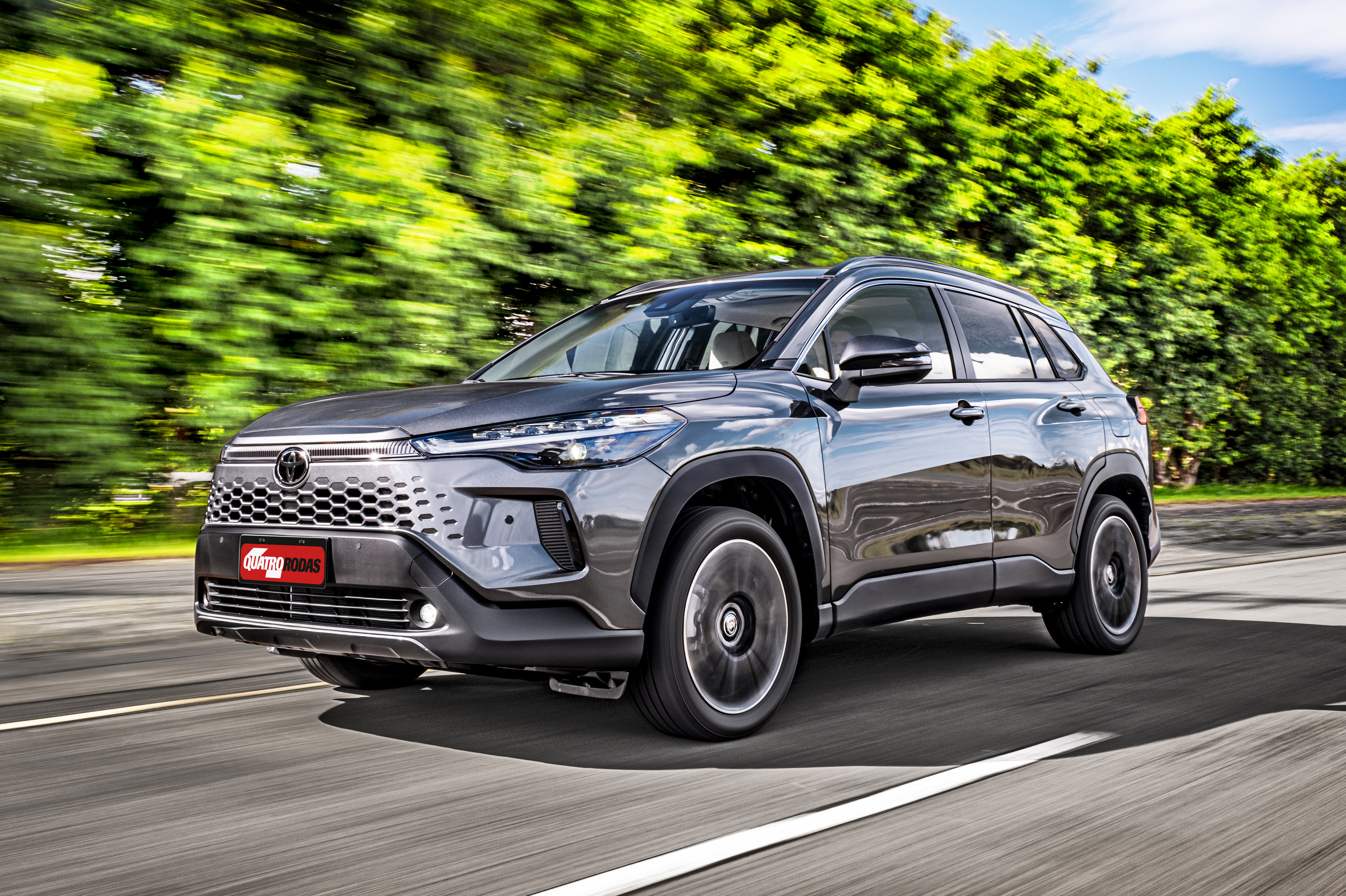 Toyota Corolla Cross tem desconto de quase R$ 15.000 e custa menos que um Creta 1.0
