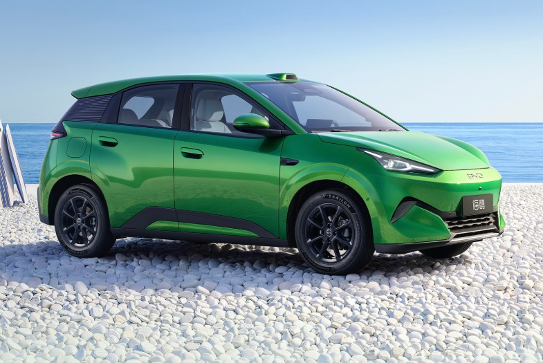 Nova geração do BYD Dolphin Mini estreia na China de olho no Geely EX2