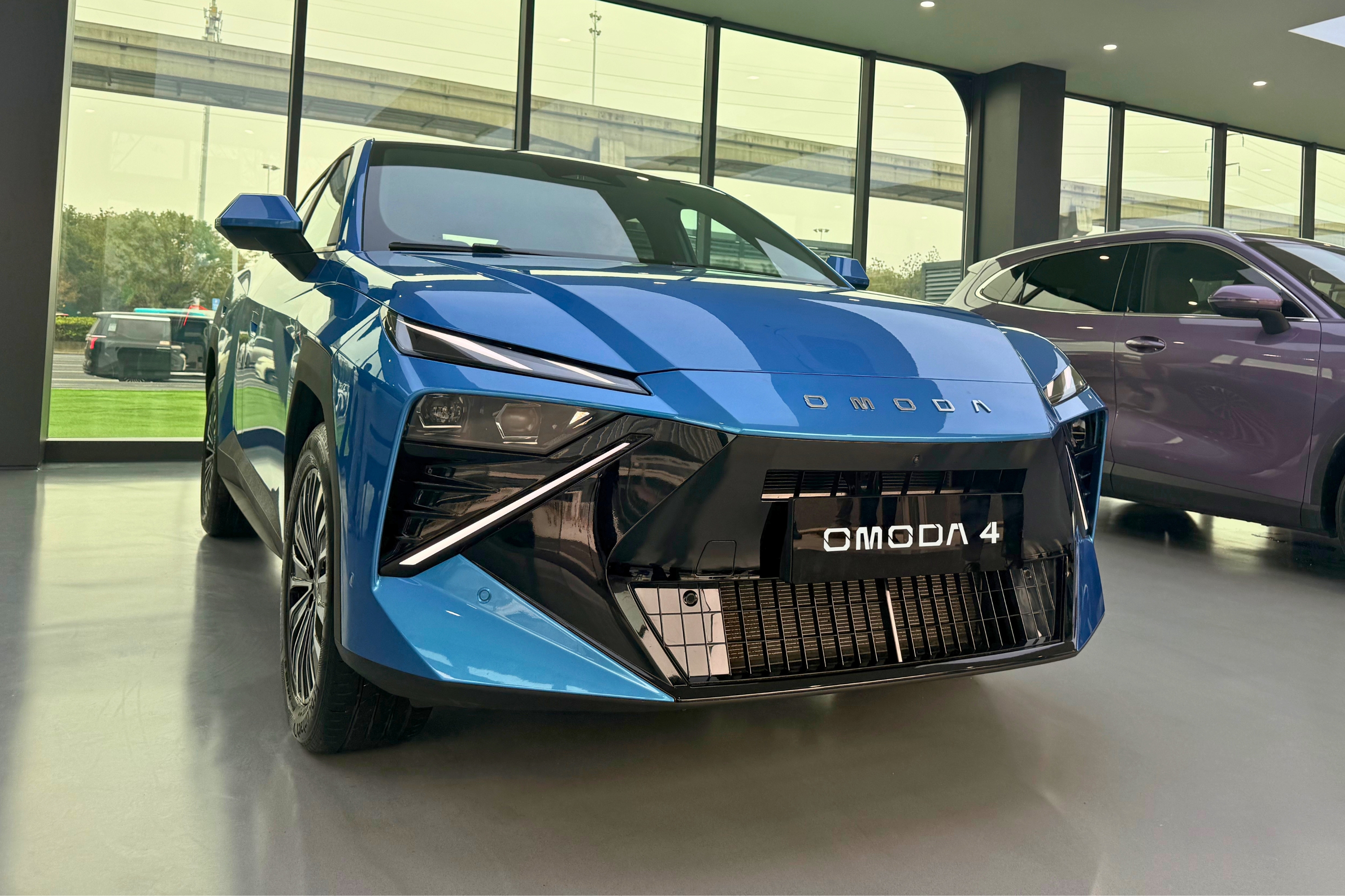Omoda 4 será o primeiro SUV híbrido flex da marca chinesa no país