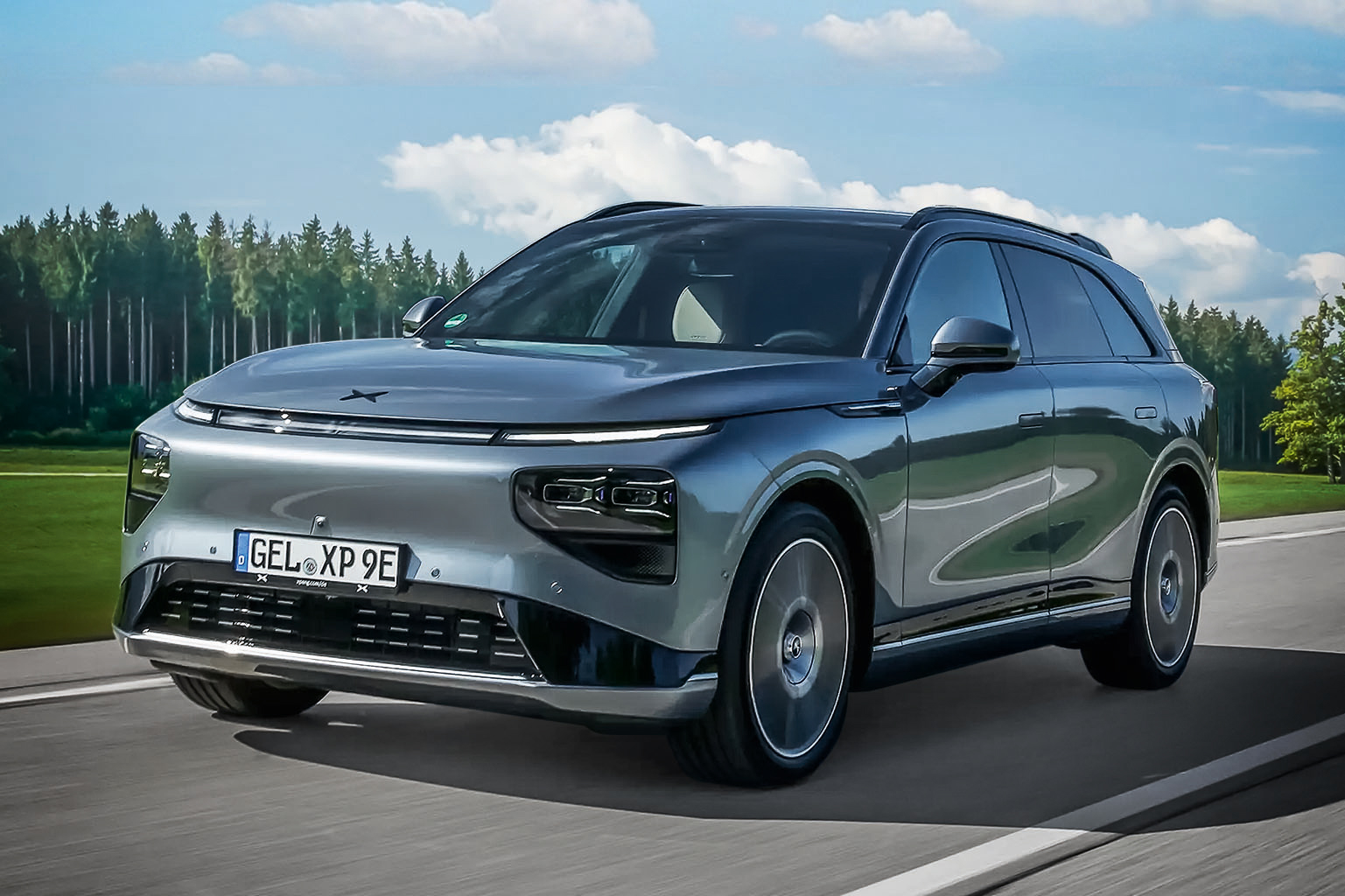 Xpeng G9 é SUV elétrico com recarga em 12 minutos, IA e 575 cv que pode vir ao Brasil