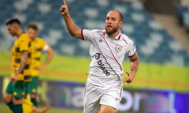 Atlético-GO vence Cuiabá e se aproxima do G6 da Série B