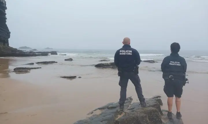 Autoridades portuguesas buscam surfista britânico que desapareceu em praia