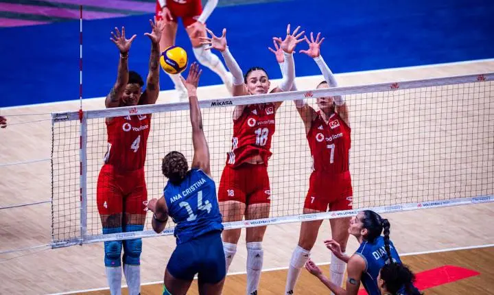 Brasil sofre virada da Turquia e amarga quinto vice da Liga das Nações de Vôlei