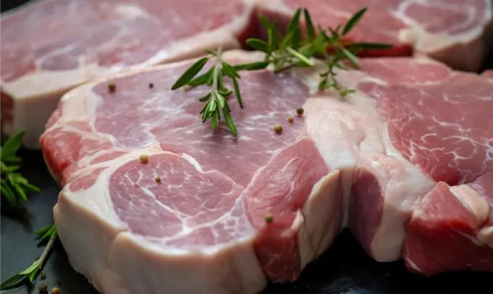 Carne suína ganha competitividade frente ao frango e perde frente ao boi