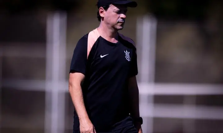 Com foco em ajustes táticos, Corinthians segue preparação para enfrentar o Athletico-PR