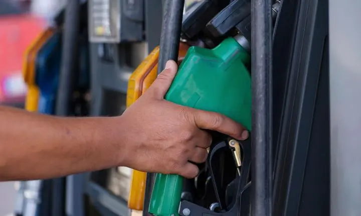 Combustível adulterado: sinais no carro, como checar o posto e onde denunciar