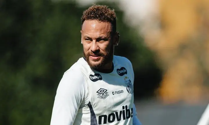 Cuca confirma Neymar contra a Chapecoense e explica ausência em goleada do Santos