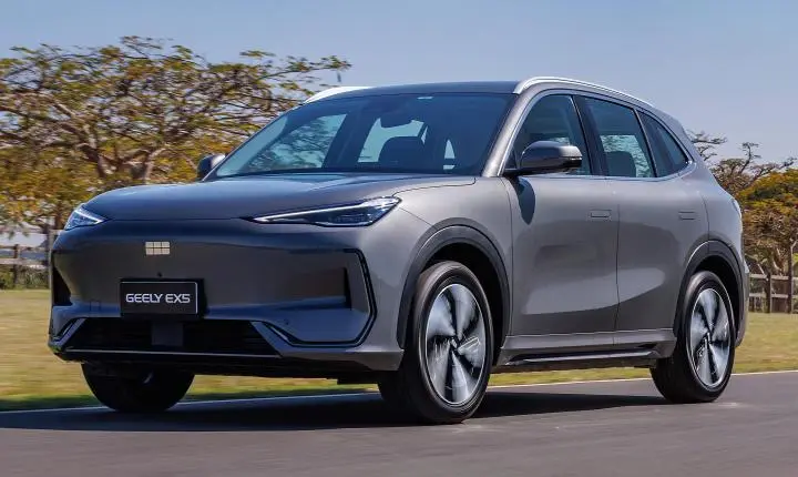 Geely inicia produção no Brasil com SUV híbrido EX5 e EX2 nacional chega em dezembro