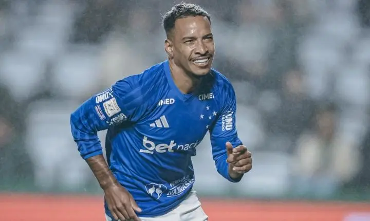 Matheus Pereira celebra gol da vitória contra o Coritiba e valoriza coletivo do Cruzeiro