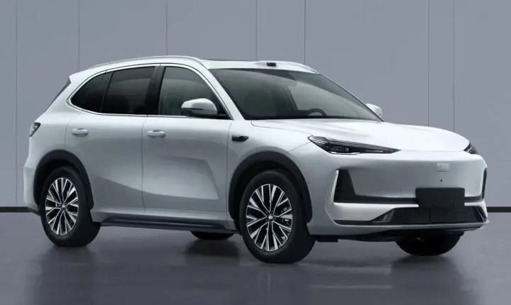 Novo Geely EX5 ganha tração traseira e fica (bem) mais potente