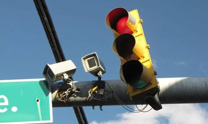 Projeto de lei vai obrigar multas a incluírem foto da infração na notificação