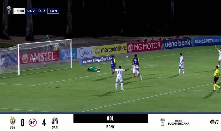 Rony aproveita erro do adversário e marca o quarto do Santos; veja