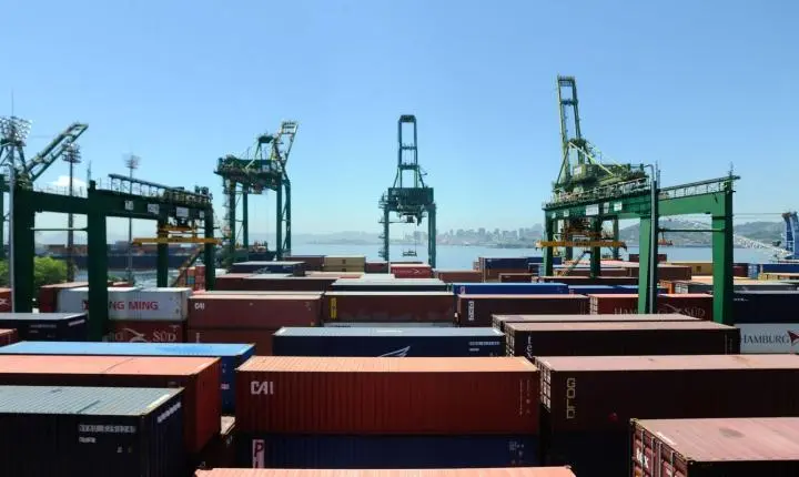 Tarifaço deve ter efeito limitado na balança comercial brasileira