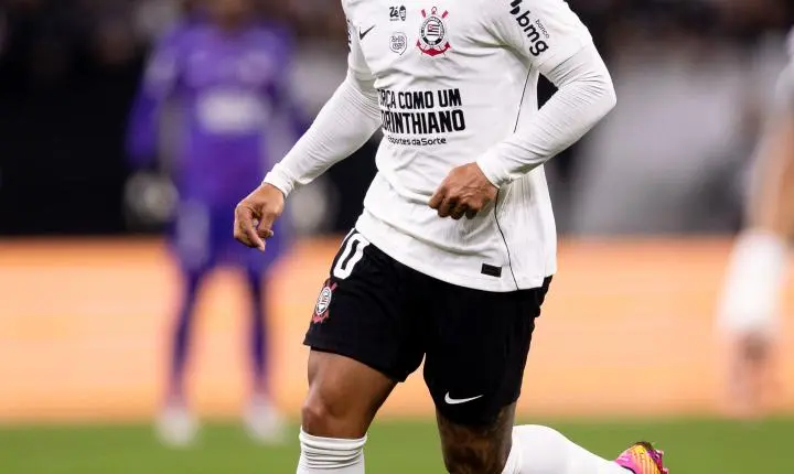 Último dia de contrato: Corinthians crê em renovação com Memphis apesar de transfer ban