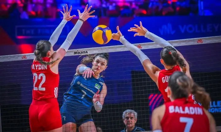 Veja fotos do confronto entre Brasil e Turquia pela final da Liga das Nações de Vôlei